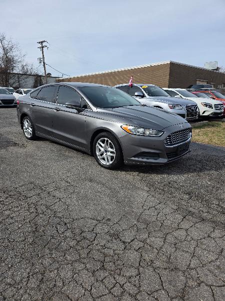 Ford Fusion SE 2013