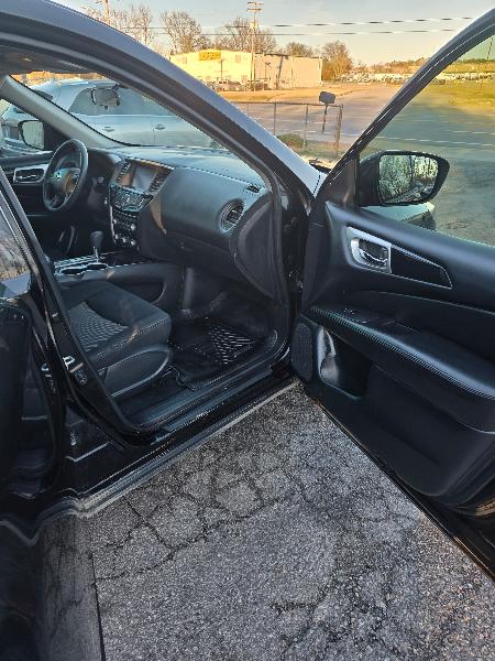 Nissan Pathfinder S 2WD 2019