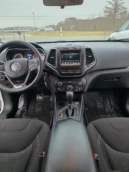 Jeep Cherokee Latitude FWD 2019