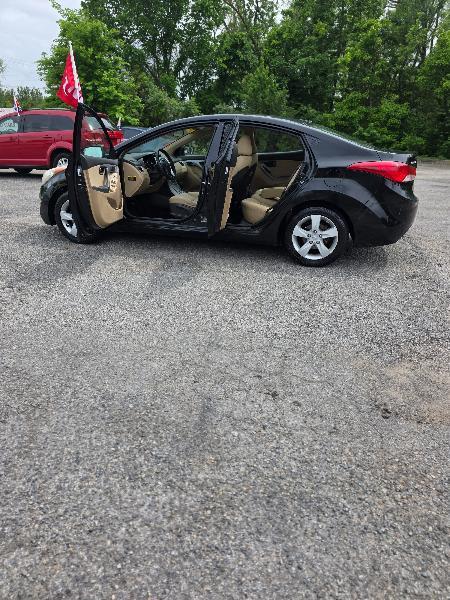 Hyundai Elantra Limited 2011