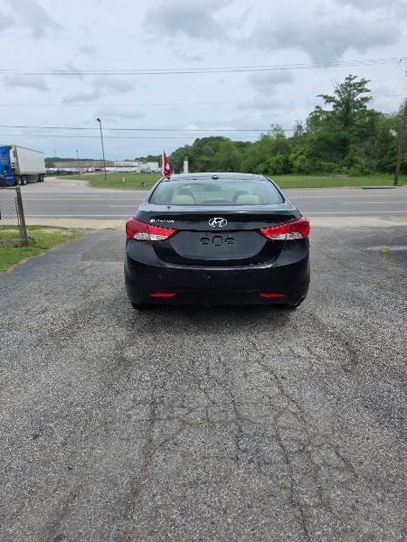 Hyundai Elantra Limited 2011