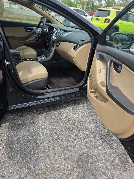 Hyundai Elantra Limited 2011