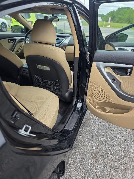 Hyundai Elantra Limited 2011
