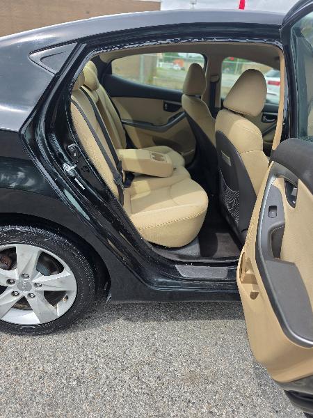 Hyundai Elantra Limited 2011