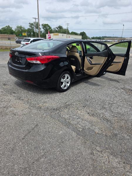 Hyundai Elantra Limited 2011