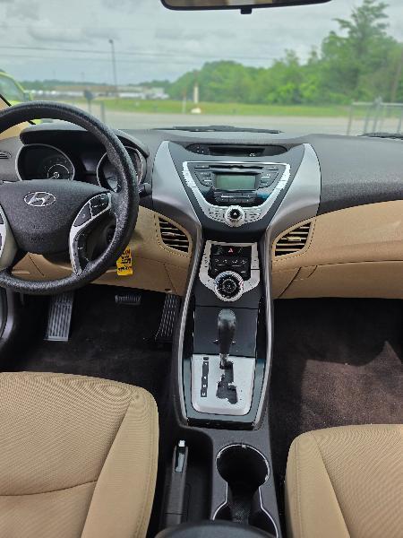 Hyundai Elantra Limited 2011