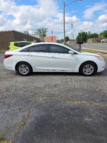 Hyundai Sonata GLS Manual 2012