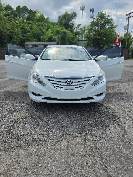 Hyundai Sonata GLS Manual 2012