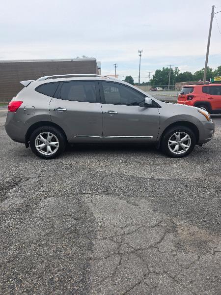 Nissan Rogue S AWD 2011