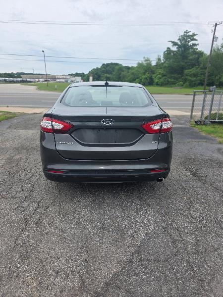 Ford Fusion SE 2015