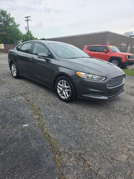 Ford Fusion SE 2015