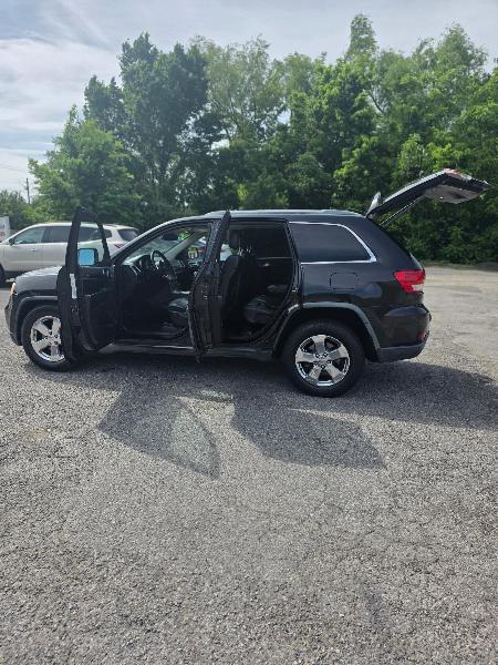 Jeep Grand Cherokee Laredo 2WD 2012