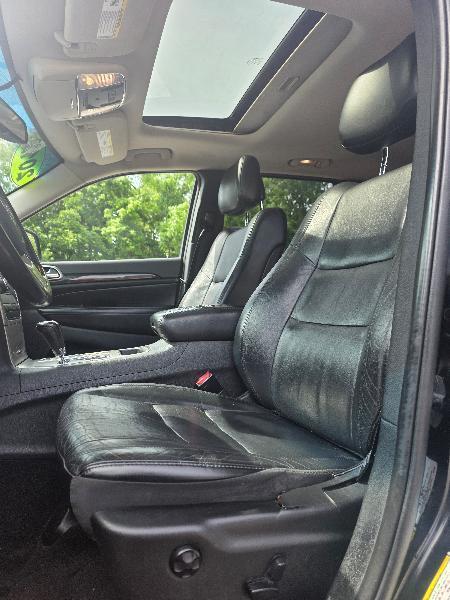 Jeep Grand Cherokee Laredo 2WD 2012