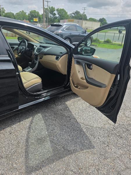 Hyundai Elantra Limited 2011