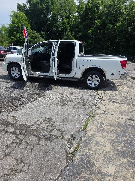 Nissan Titan LE Crew Cab 2WD 2006