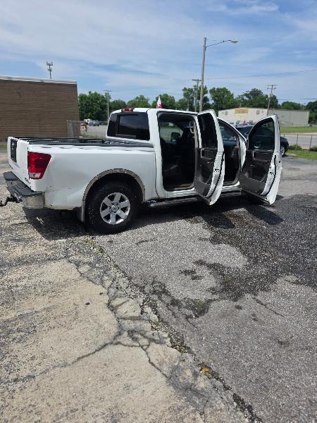 Nissan Titan LE Crew Cab 2WD 2006