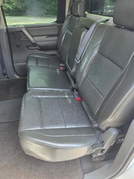 Nissan Titan LE Crew Cab 2WD 2006