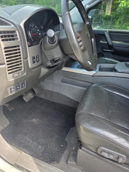 Nissan Titan LE Crew Cab 2WD 2006