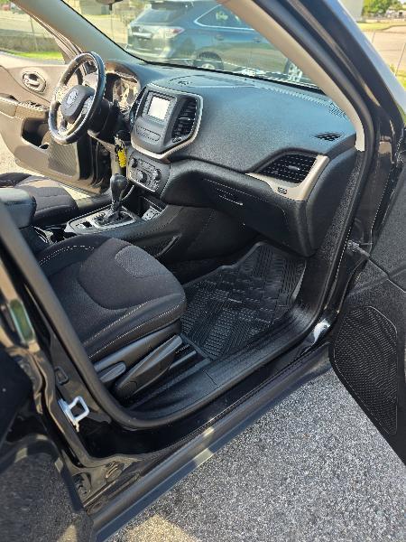 Jeep Cherokee Latitude FWD 2015