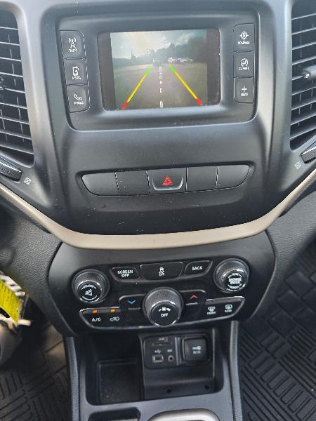 Jeep Cherokee Latitude FWD 2015