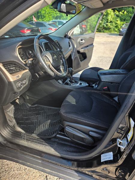 Jeep Cherokee Latitude FWD 2015