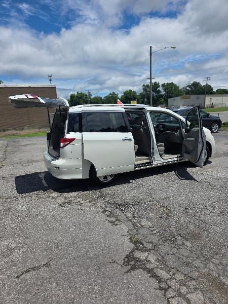 Nissan Quest S 2016