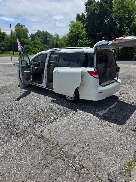 Nissan Quest S 2016