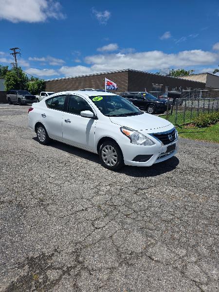 Nissan Versa 1.6 S 5M 2015