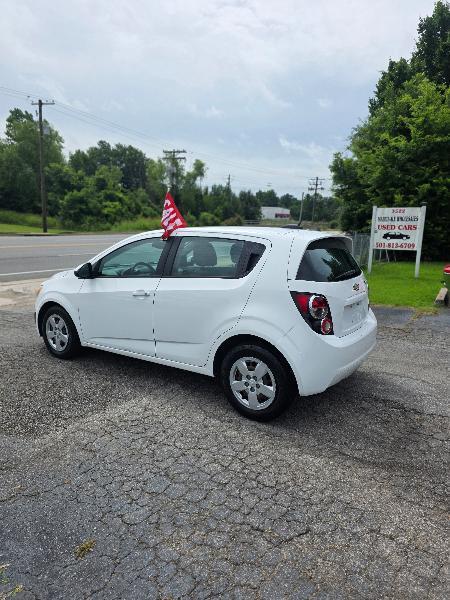 Chevrolet Sonic LS Auto 5-Door 2016