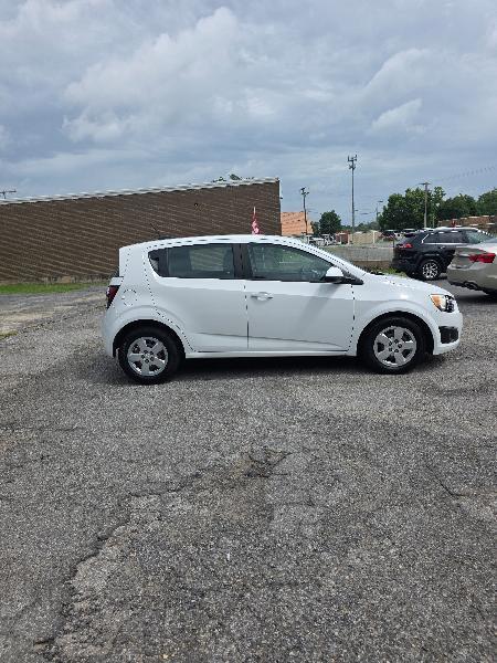 Chevrolet Sonic LS Auto 5-Door 2016