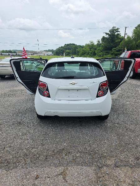Chevrolet Sonic LS Auto 5-Door 2016
