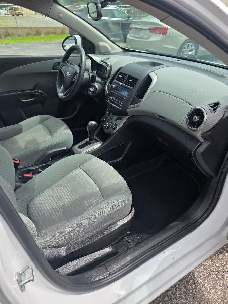 Chevrolet Sonic LS Auto 5-Door 2016
