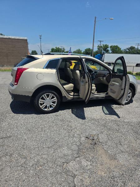 Cadillac SRX Luxury Collection 2011