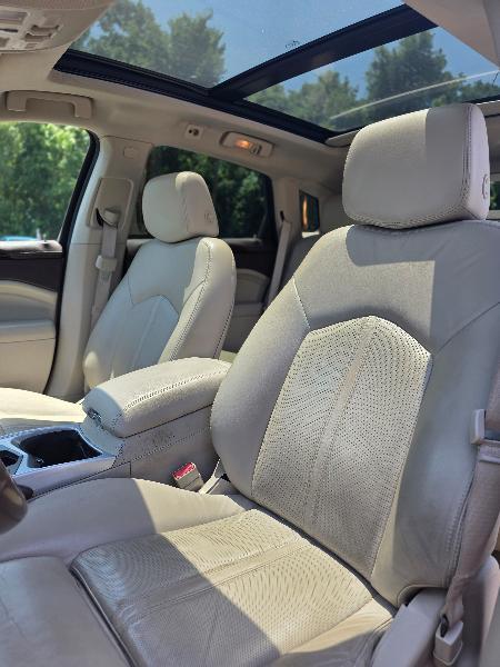 Cadillac SRX Luxury Collection 2011