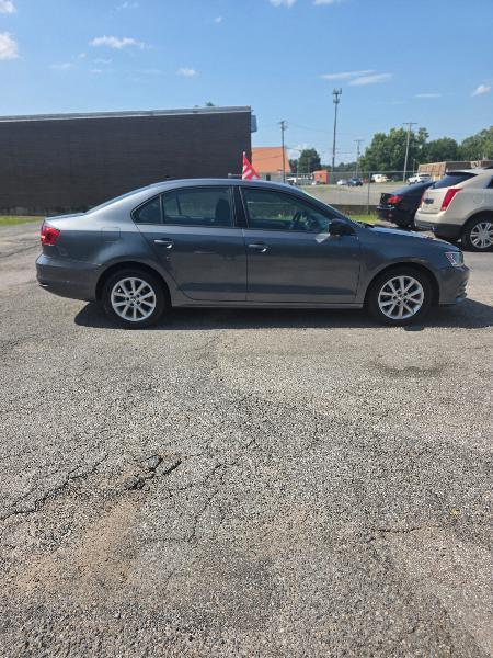Volkswagen Jetta SE 6A 2015
