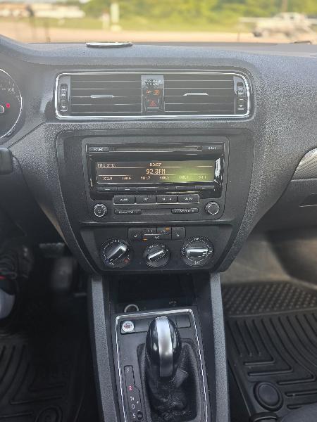 Volkswagen Jetta SE 6A 2015
