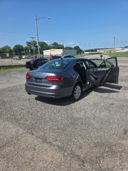 Volkswagen Jetta SE 6A 2015