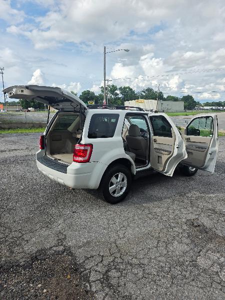 Ford Escape XLT FWD 2011