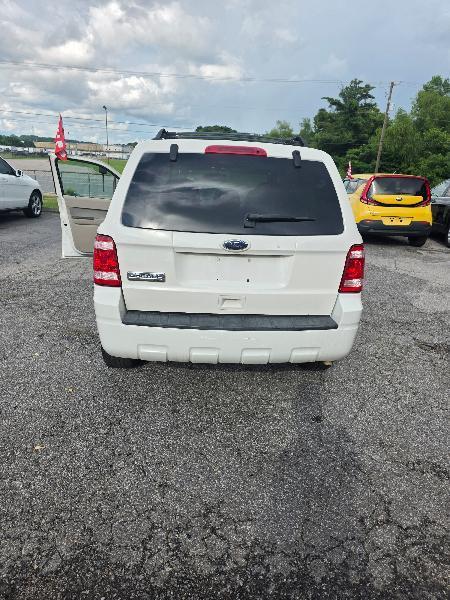 Ford Escape XLT FWD 2011