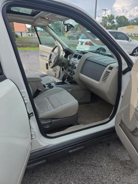 Ford Escape XLT FWD 2011