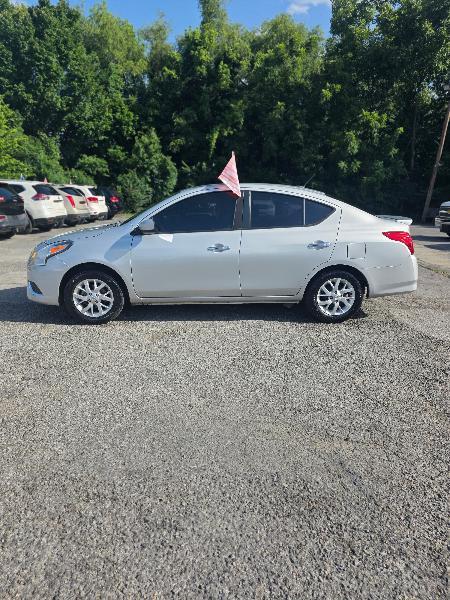 Nissan Versa 1.6 S 5M 2018
