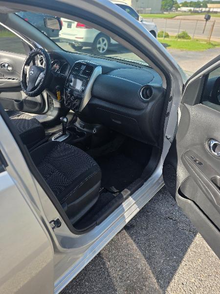 Nissan Versa 1.6 S 5M 2018