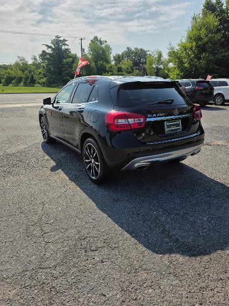 Mercedes-Benz GLA-Class GLA250 2016