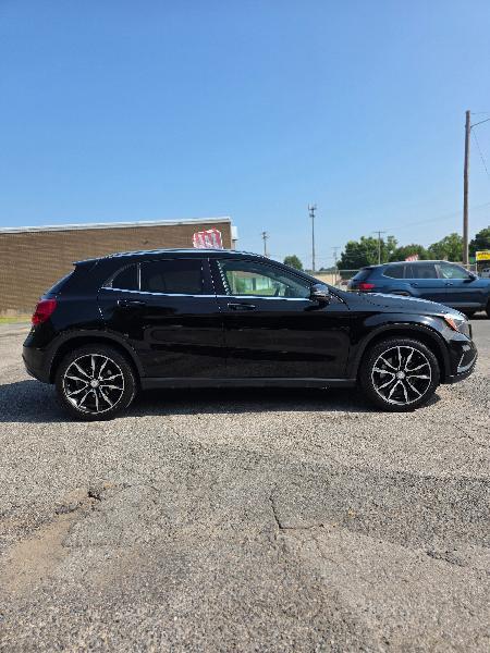 Mercedes-Benz GLA-Class GLA250 2016