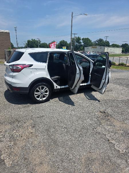 Ford Escape SE FWD 2017