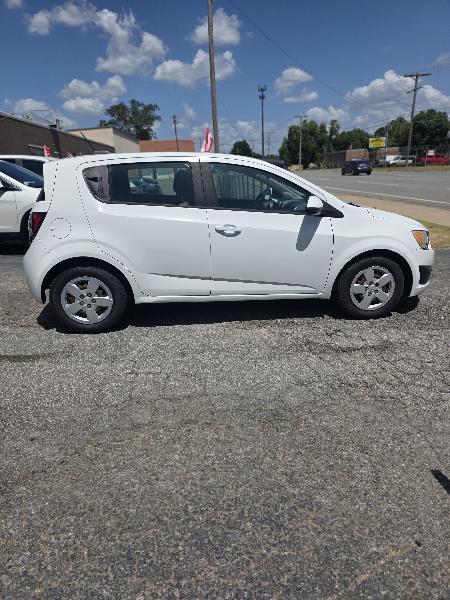 Chevrolet Sonic LS Auto 5-Door 2016