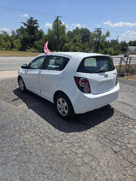 Chevrolet Sonic LS Auto 5-Door 2016