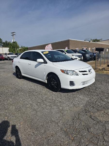 Toyota Corolla S 5-Speed MT 2012