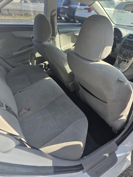 Toyota Corolla S 5-Speed MT 2012