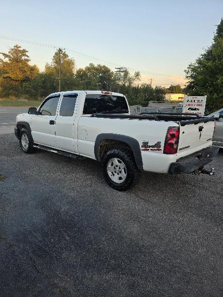 Chevrolet Silverado 1500 Work Truck Ext. Cab Short Bed 4WD 2005